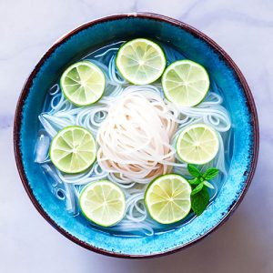 Nouilles Somen froides au citron vert Sudachi et shiro dashi