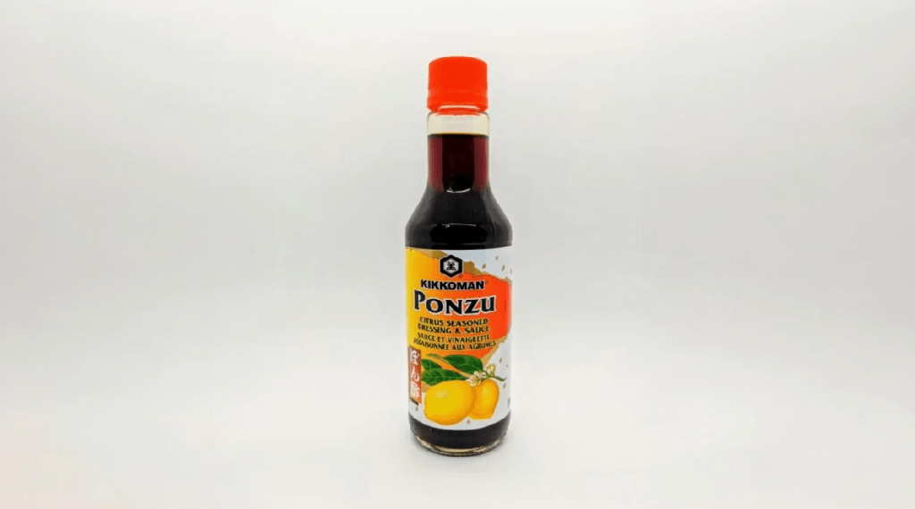 Une bouteille de sauce Ponzu