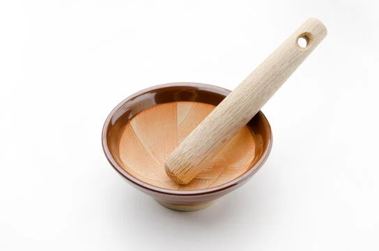 Suribachi et surikogi (mortier et pilon japonais)
