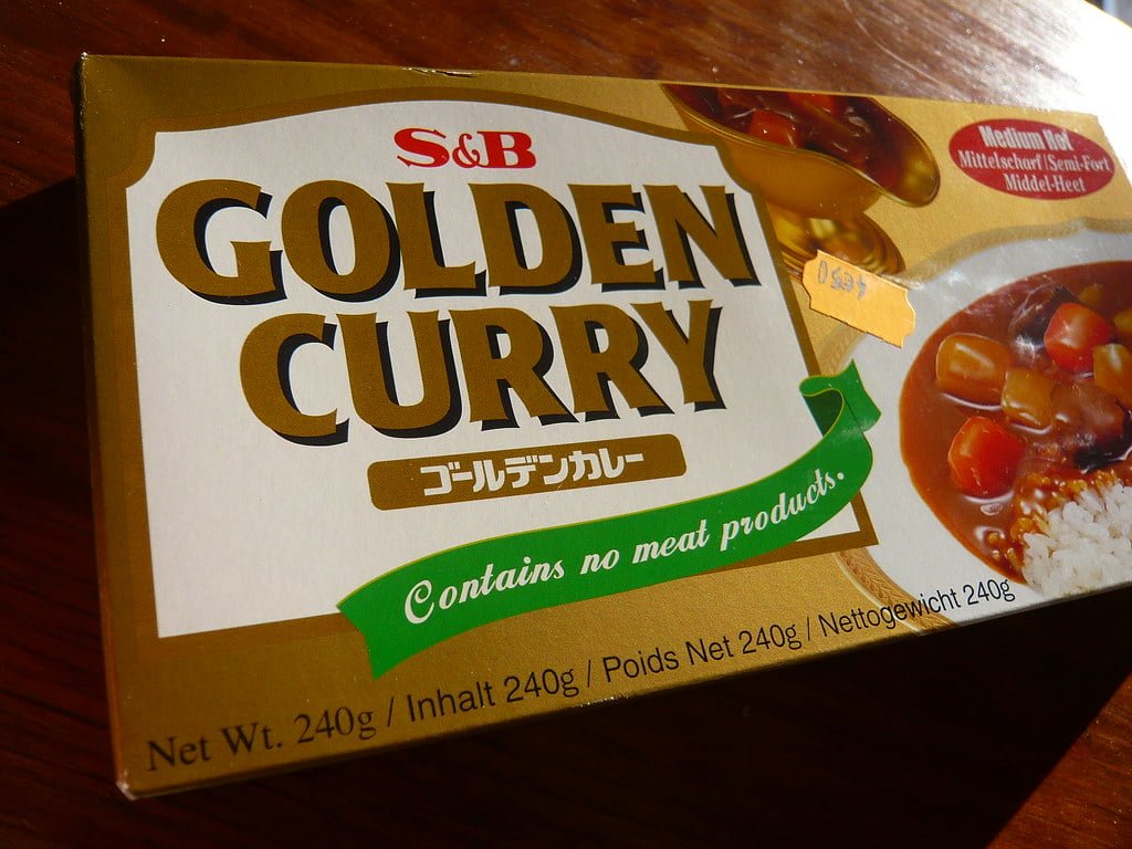 Une boite de roux de curry