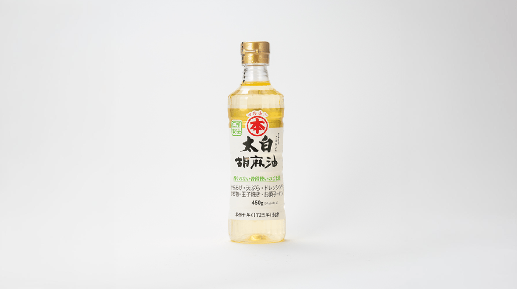 Une bouteille d'huile de sésame