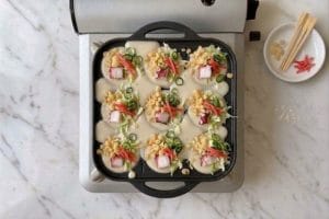 Takoyaki : recette authentique et technique parfaite des boulettes japonaises au poulpe 17 étape 4 - garnir