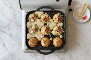 Takoyaki : recette authentique et technique parfaite des boulettes japonaises au poulpe 18 étape 5 - pivoter.jpg