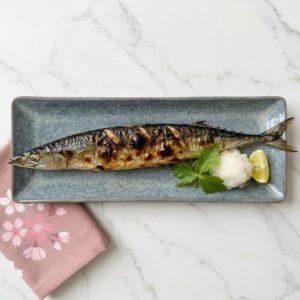 Sanma shioyaki 秋刀魚の塩焼き - Sanma grillé au sel